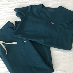 FIGS Caribbean Blue Scrub Set